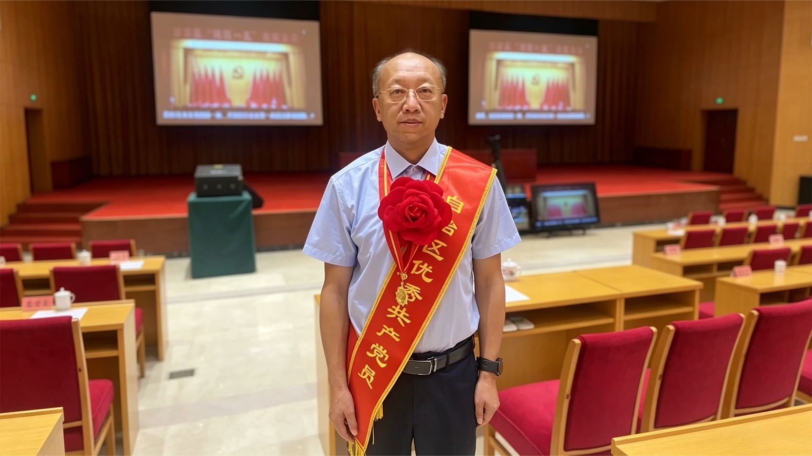 喜報 | 福達股份蒲鷹榮獲“自治區優秀共產黨員”稱號